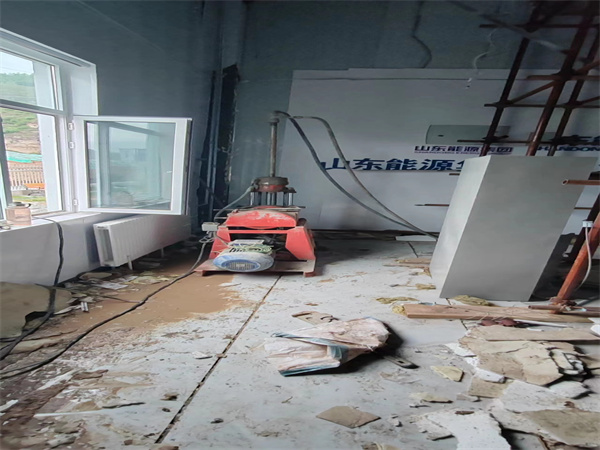 什运乡地基基础下沉墙体裂缝加固注浆顶升施工